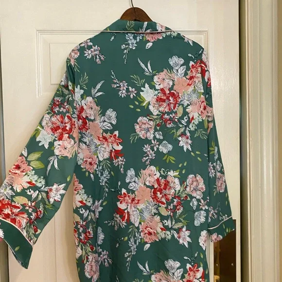 Cupcakes & Cashmere Floral Nightshirt - size L - Picture 5 of 5